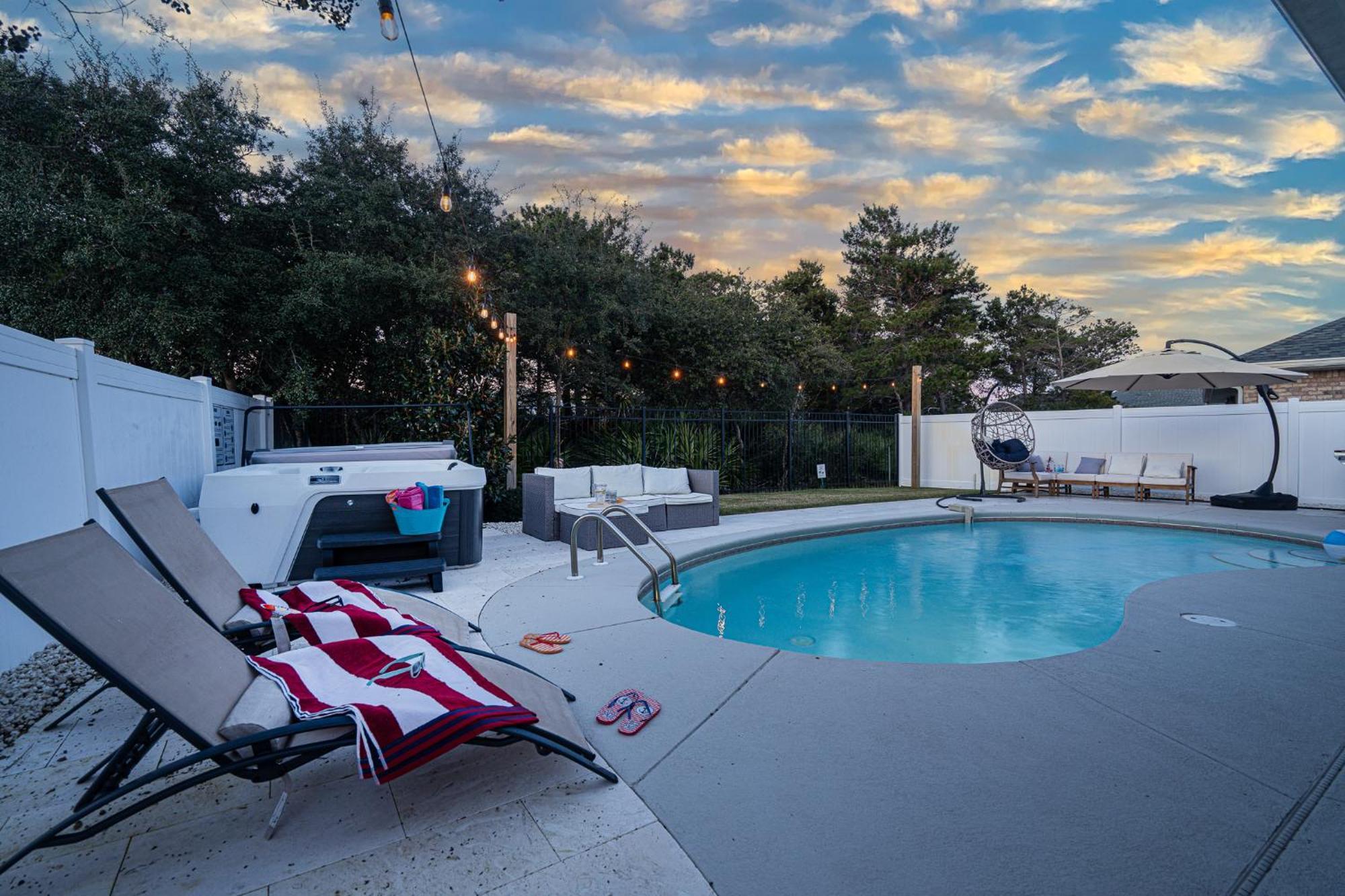 Heated Pool And Golf Cart, Walk To Beach! Best Deal! Destin Exterior photo